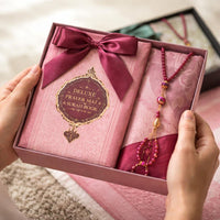 Prayer Mat Gift Box with Surah Book (1.5 lb)